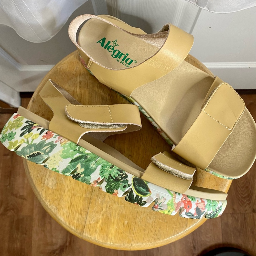 Algeria | Tropical Velcro Sandals